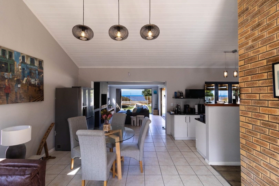 4 Bedroom Property for Sale in Sandbaai Western Cape